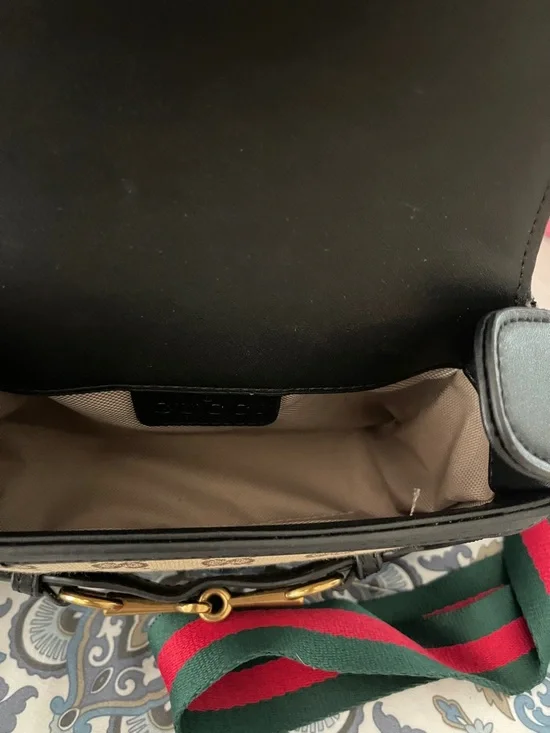 Gucci Beige GG Canvas Crossbody with Black Leather & Signature Green-Red Strap - Picture 2 of 6